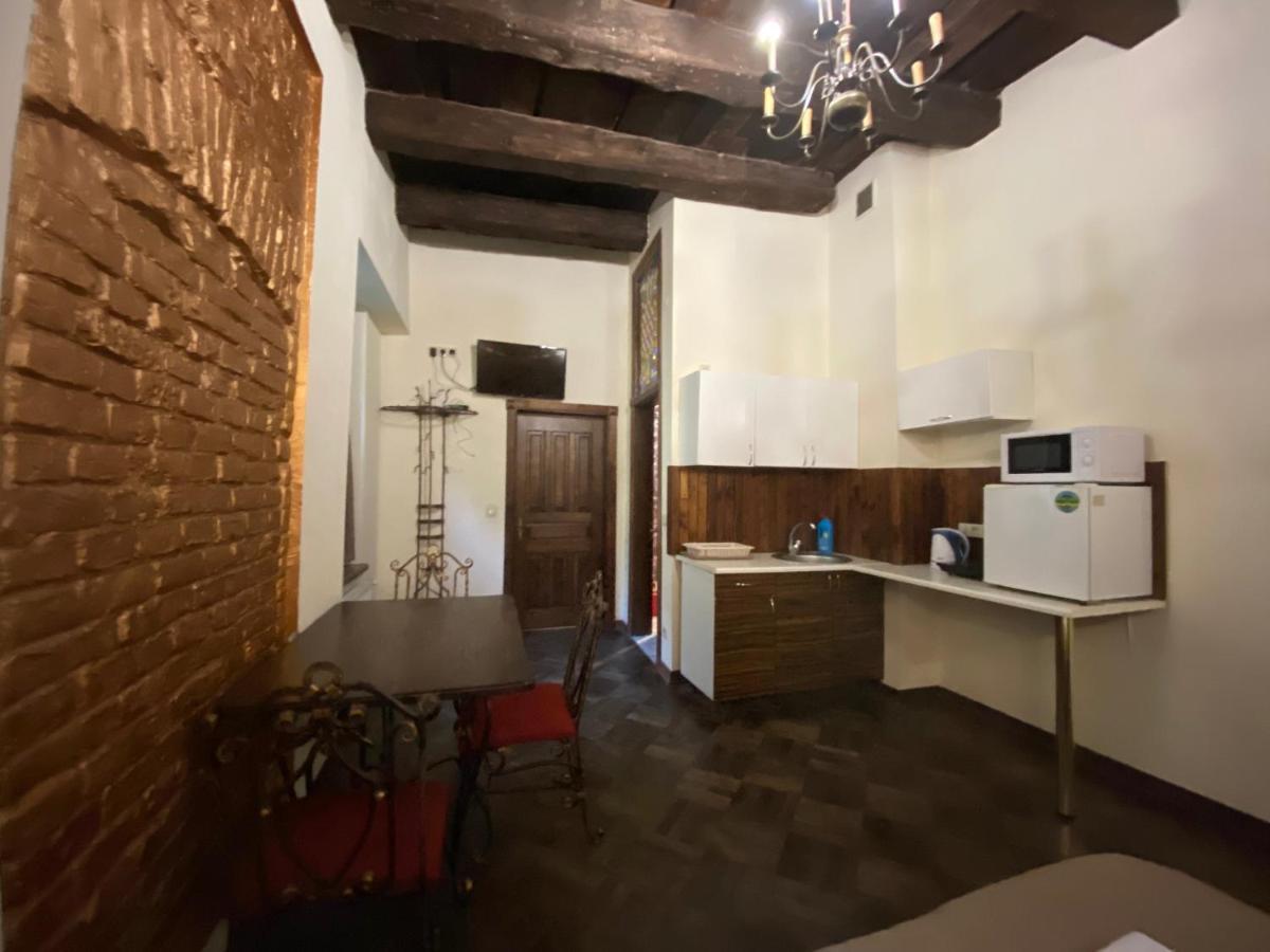 Квартира В Центрі На Вулиці Лесі Українка 19 Lviv Exterior photo